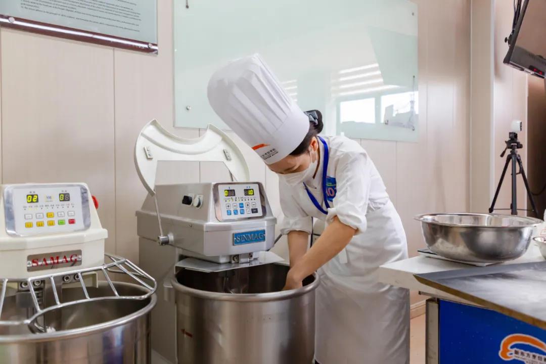 ������ף��2021��������ְҵ���ܾ�����ʽ�������������չ٣�