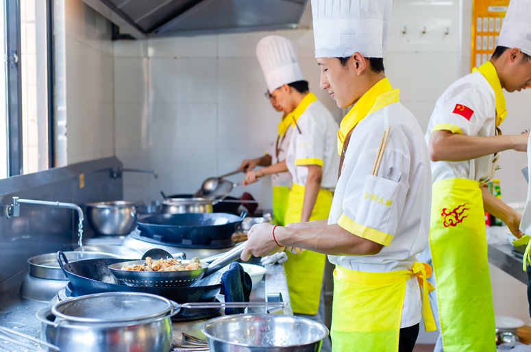 ��1���·����������������ɣ�����Ǵ�ʦ��