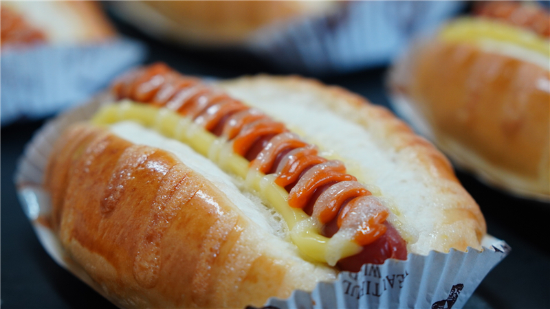 �ȹ�ɫ�����