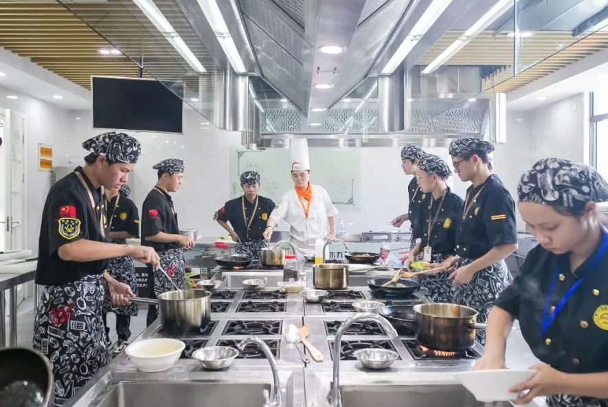 �����ͳ�ʦ�����׶�����ЩҪ��