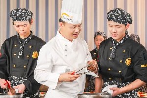 �����¶���רҵѧ�Ѵ���أ�����Χ�ۣ�