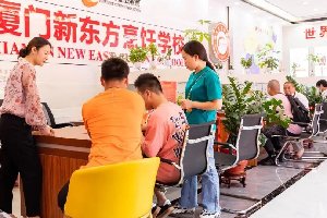 �����＾�������������У����佹���ȴ����������������