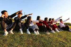 ��У�����⣿תѧ�������¶����������������쳵����