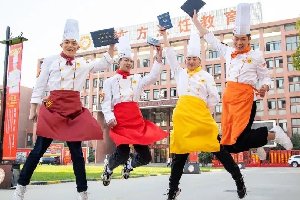 �����¶��������������Ƚ����У�������4������ǰ��ռ�������