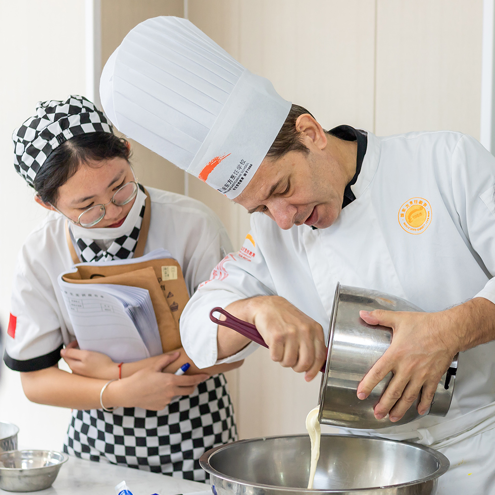 �ع⣡��ѧУƭ��ѧ�� ��ѧУ����δ�����ҳ���ѧ���ؿ���