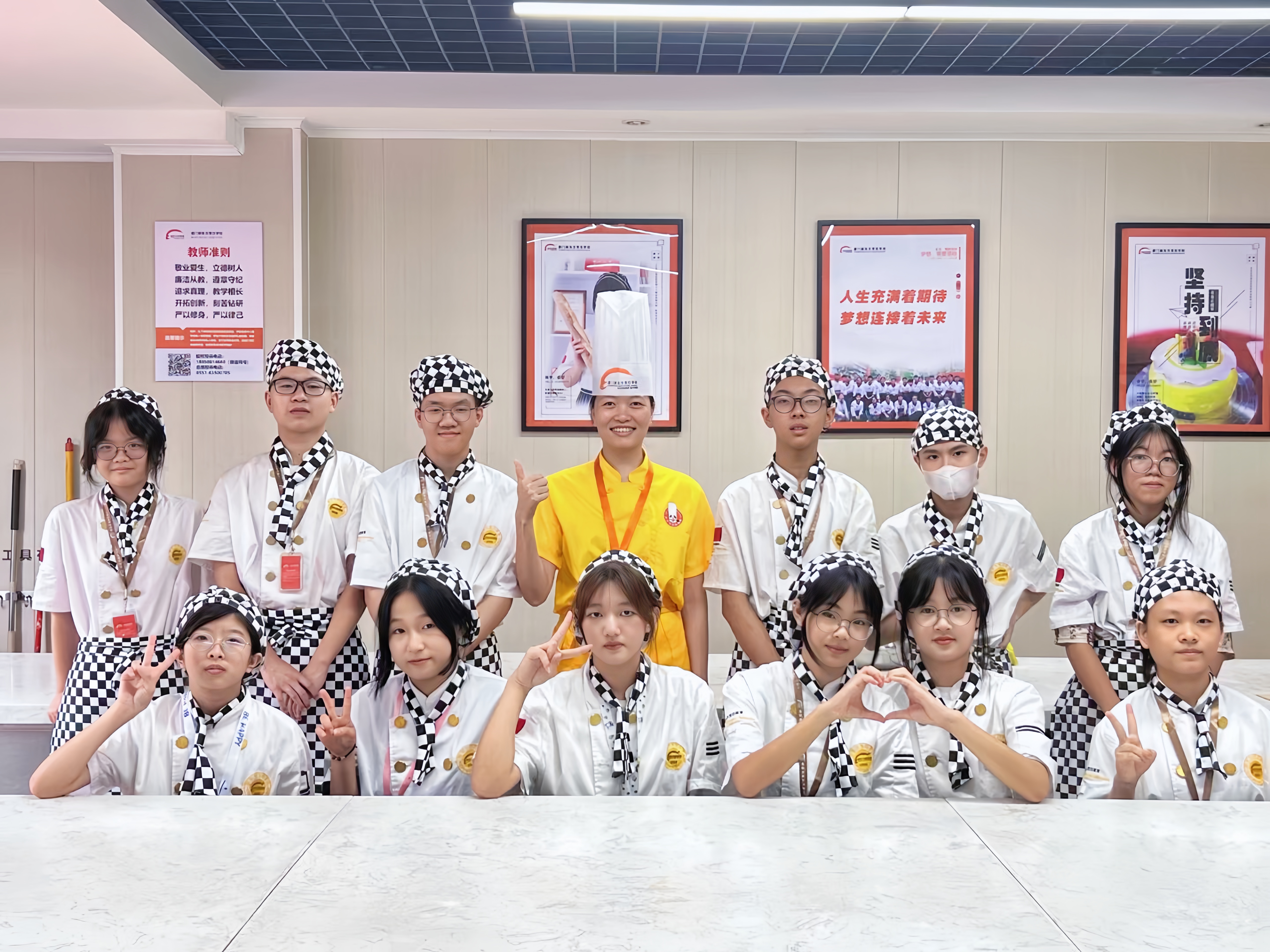 ԭ��Ů��ѧ����決����ô�����ƣ��Ͻ���PICKһ��~