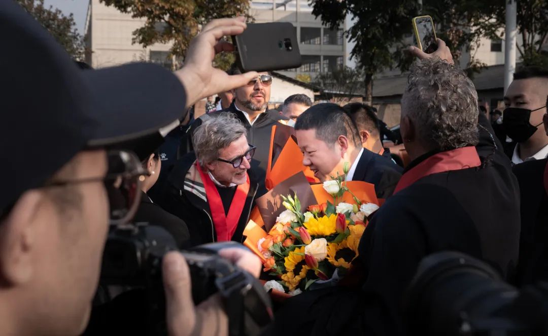 ���糬���������ǰ��Ǻ�����С��������¶������ѧУ����