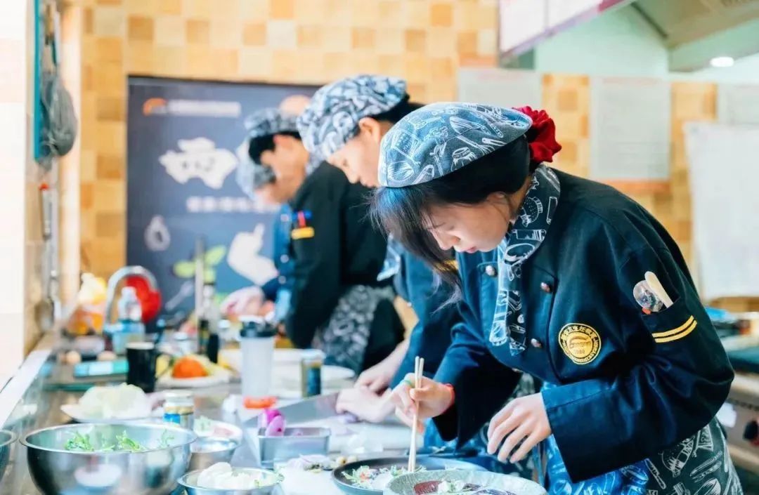 ��Ϊרҵ����ʦ�����ܾ�Ȼ���ڡ���