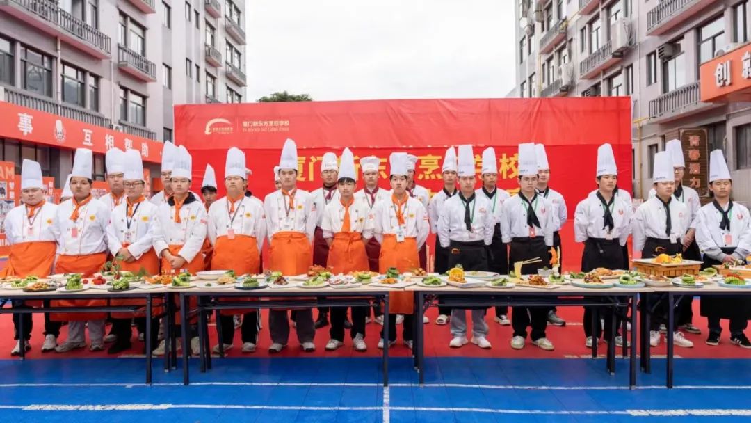 �������ҵ�ѧ����������ɫ��̨ͬpk�����㼼�գ�