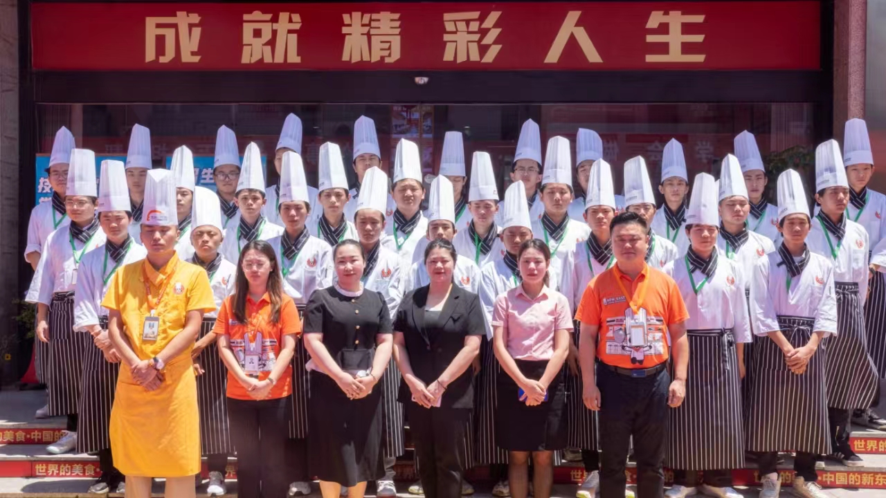 ��ã���ͬѧ�������¶��������ں϶���࿪�����ɹ����У�