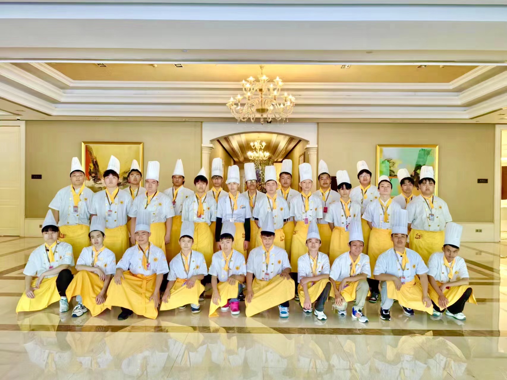 �߳�У԰���߽���ҵ�����鲻һ���ġ����á�������Уѧ�Ӹ����ź�