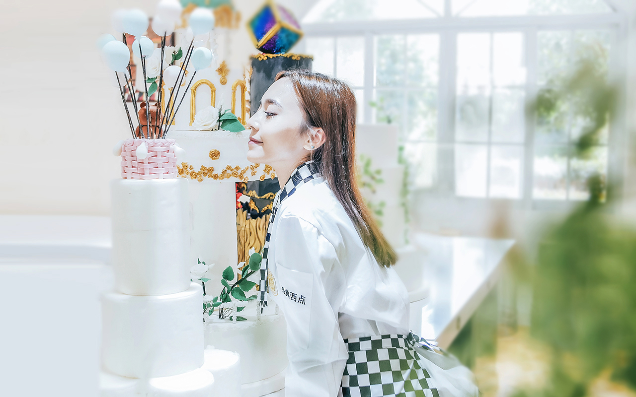 ������ϣ�ֱ�������¶���ѧ����12��У԰״̬��