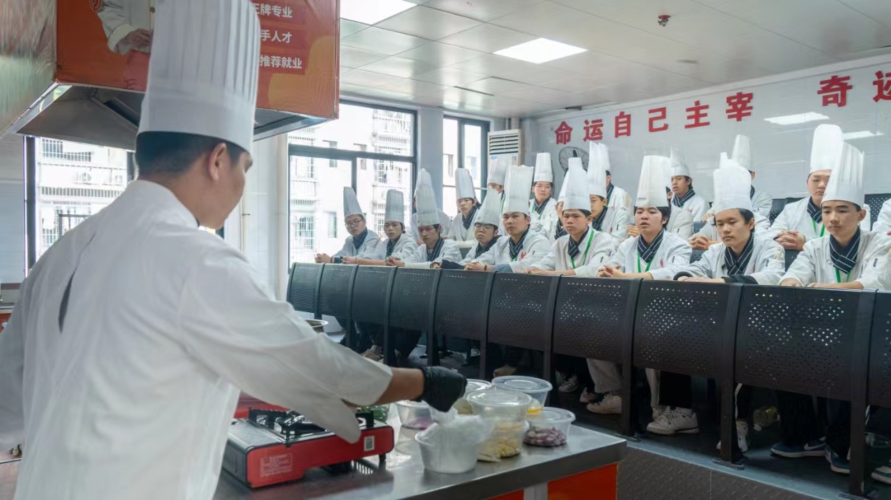 ����ʦ��У԰��������ҵ��ʦ��ѧ���������ܽ������о���