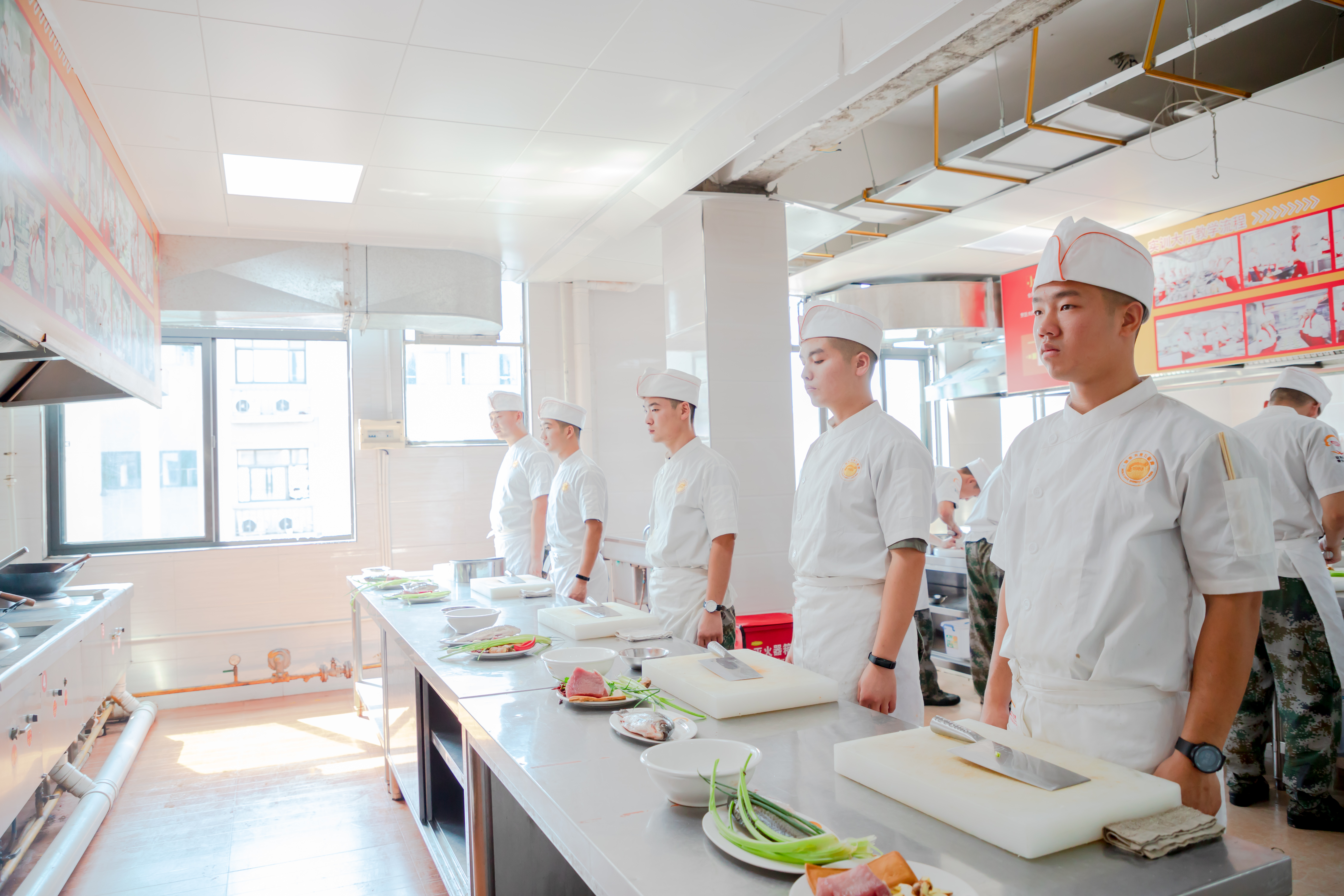 ��ʳ������������ʦ�桰Ů洡���������漣