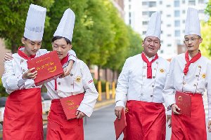 һ���ӣ�������������¶���������У԰���