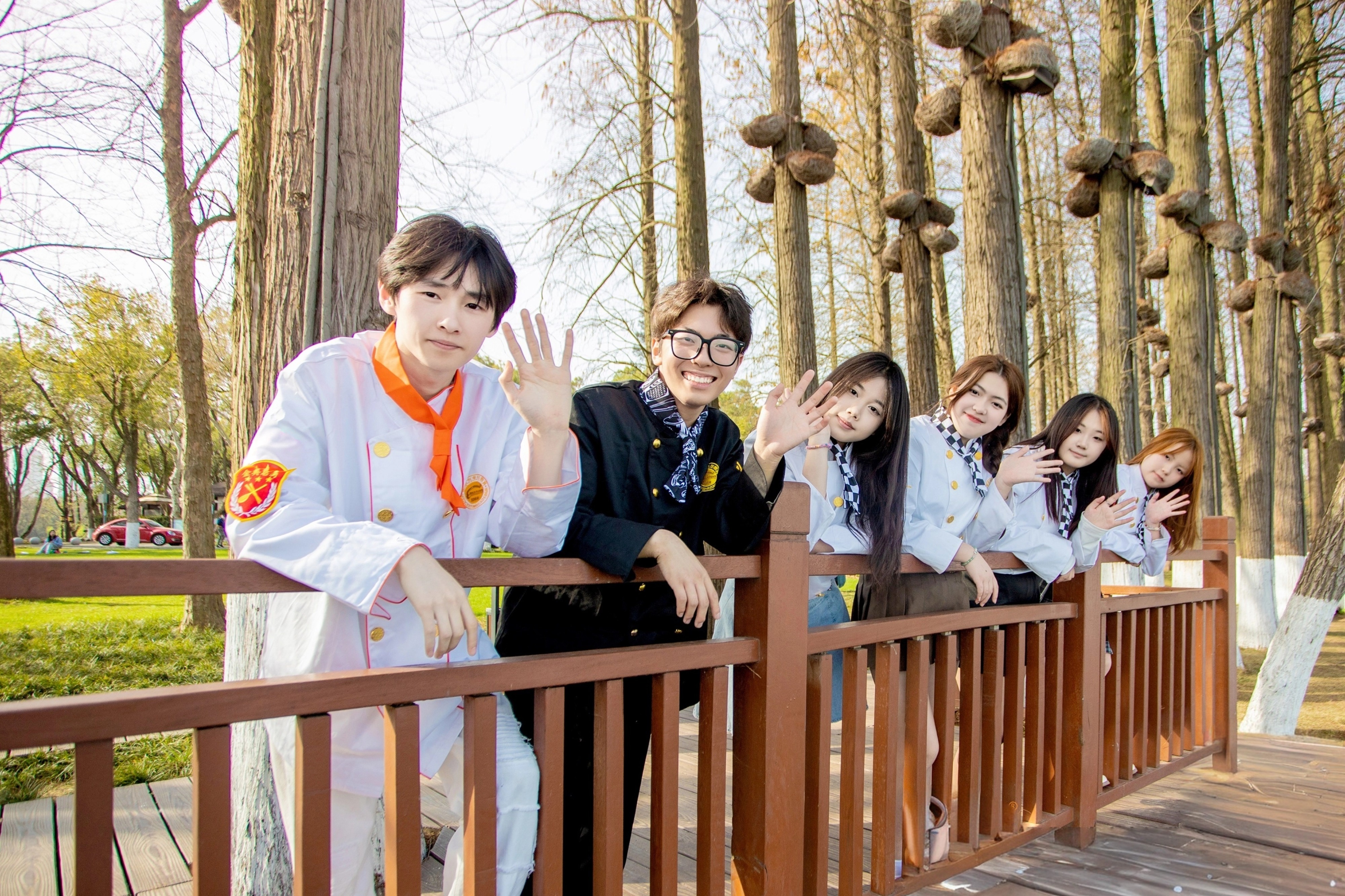 05����У�·��������¶������½�ѧ����