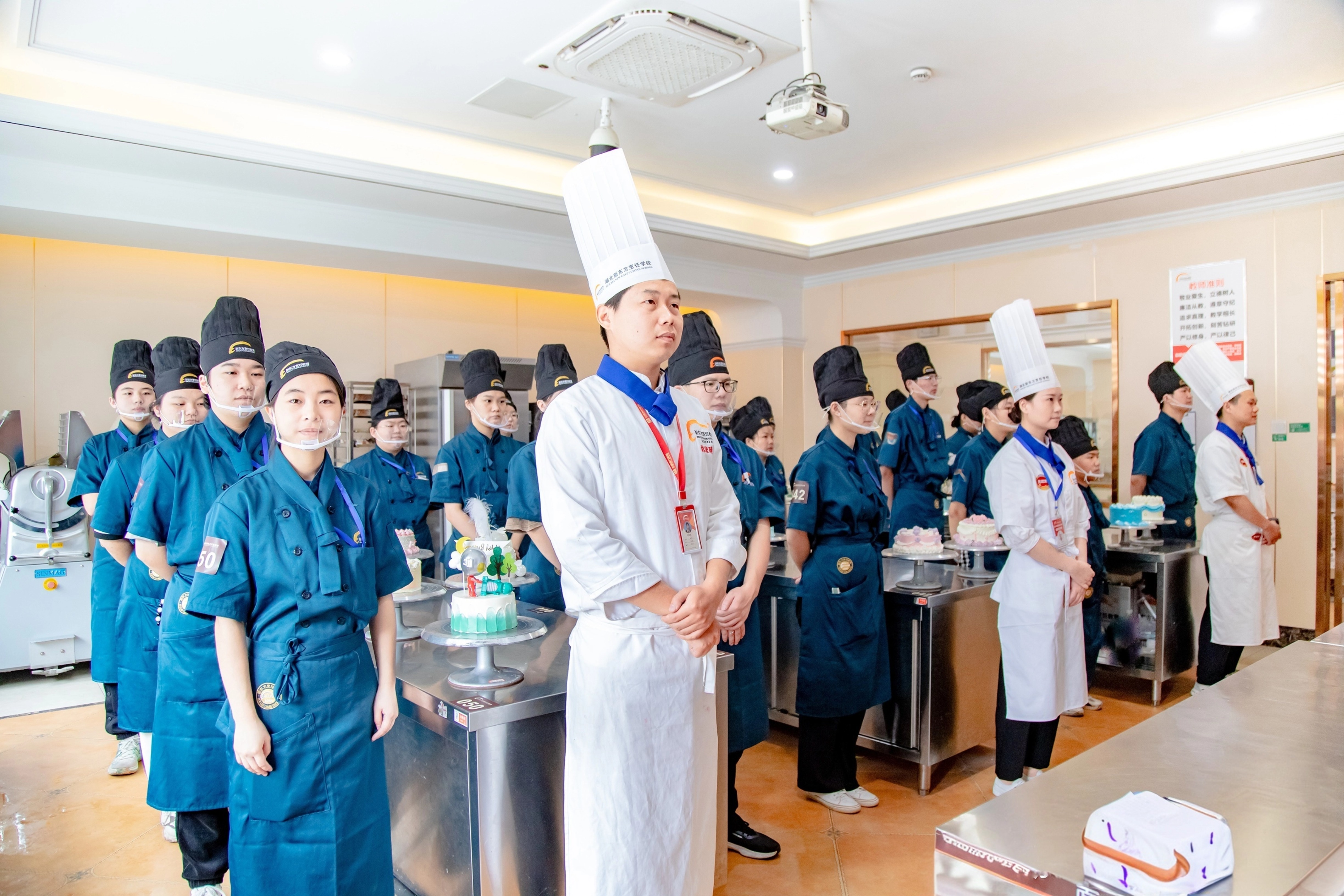 ���˼�ѧ���ۣ�����ֱ�����������¶�����⿿���ʵ��