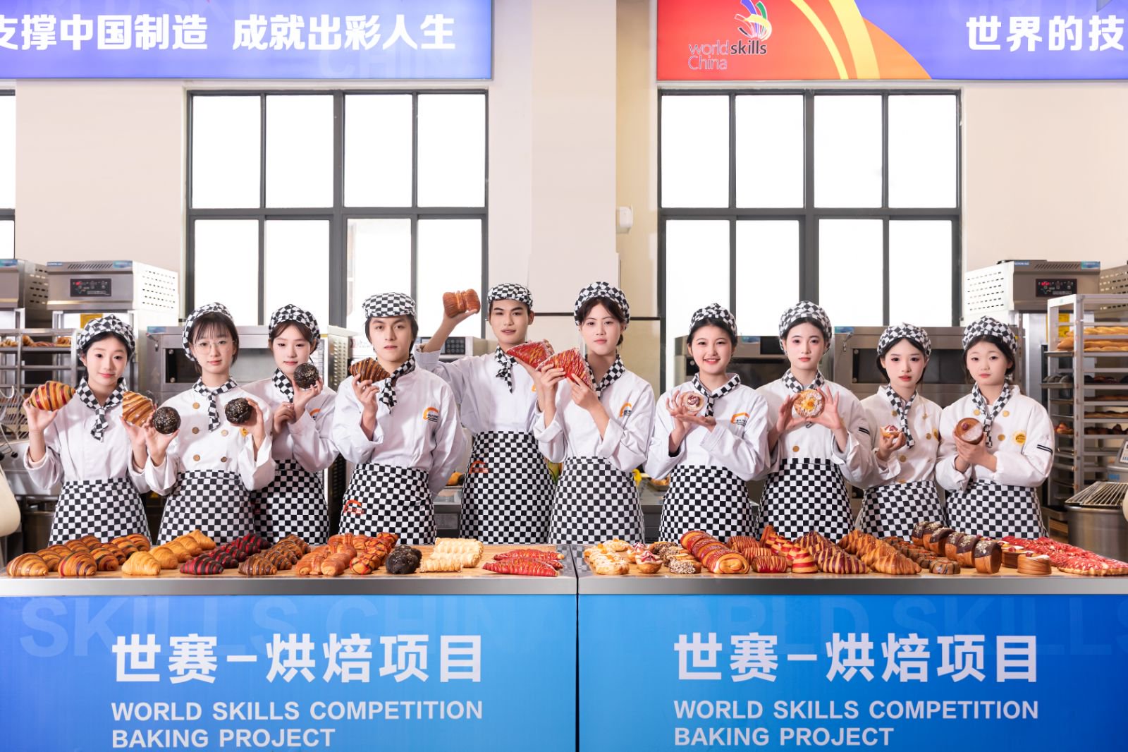 ����������ɫ��ζ�����������¶�����