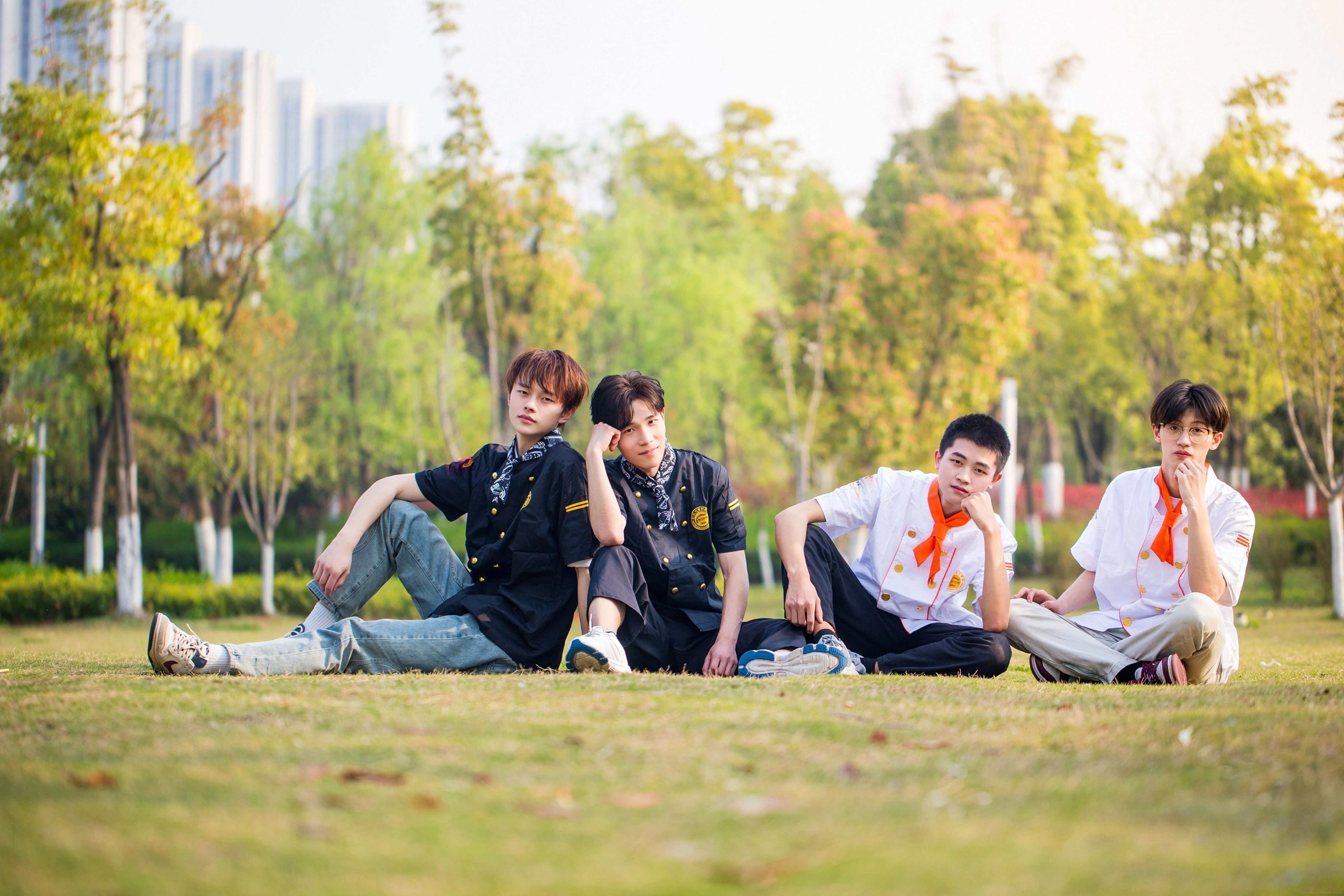 ��ѧ�ӷ�ɡ��ഺ��ͬʢ���ķ�����ֵ���ڸ������̨���ţ�