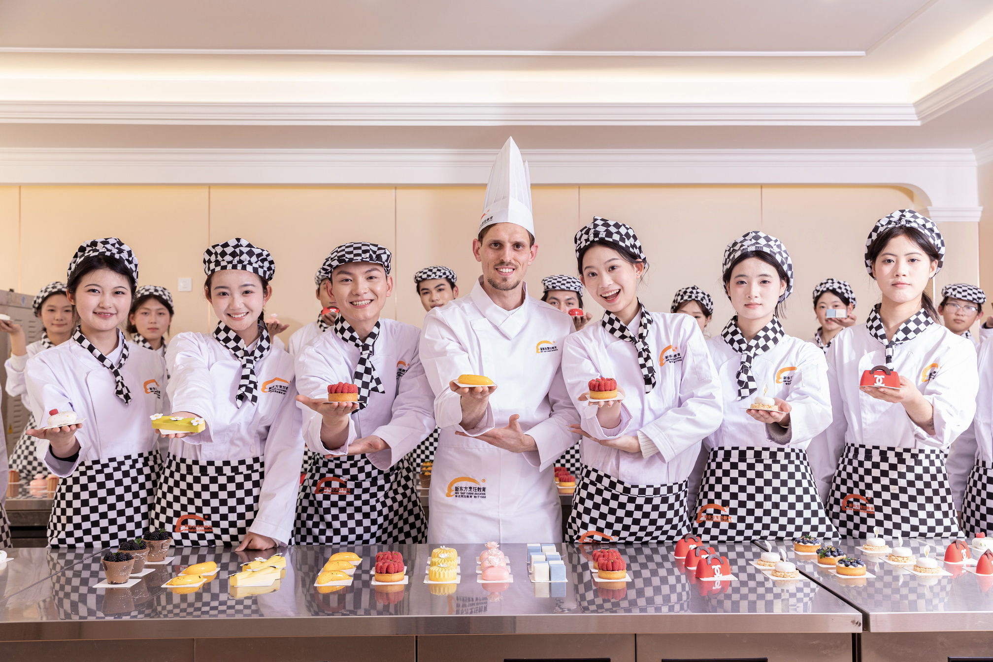 ֹͣ�ںģ�ѧ�������У��������ɽ��������ʦ!