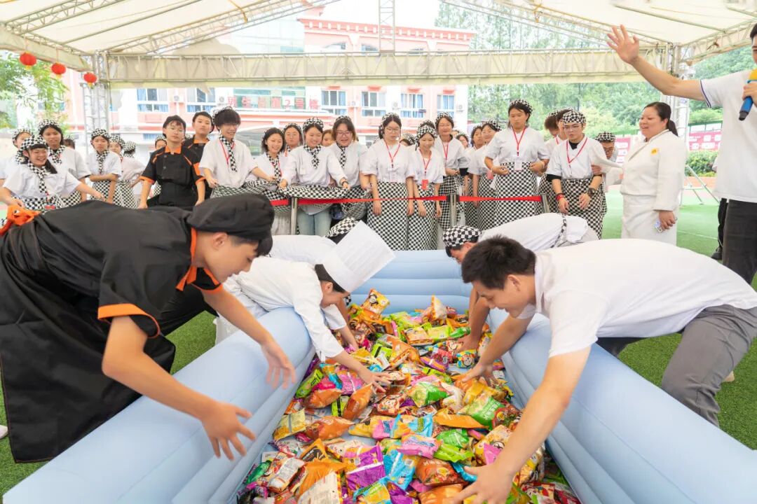 �������¶�����ѧ�����ӣ���ֹ�����㡱���֣�����֮�⣬���־���