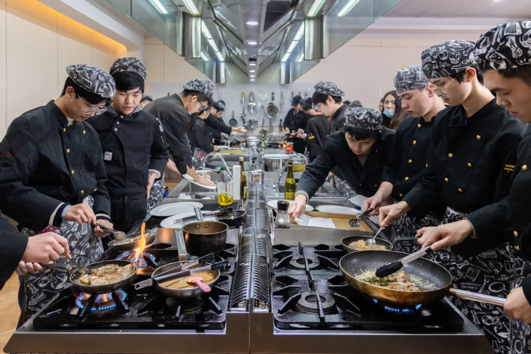 ����������������㣬�������¶���ѧ����� �������ġ�