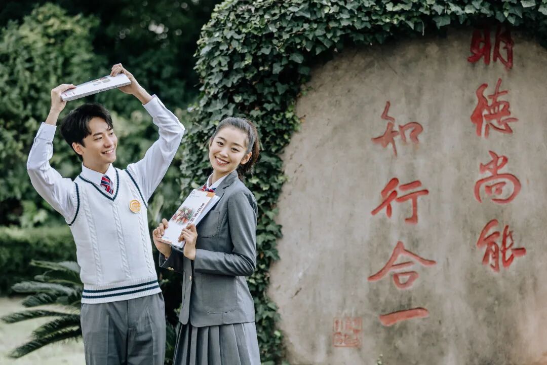 ��1���������������¶������ѧУ���һ�˵��