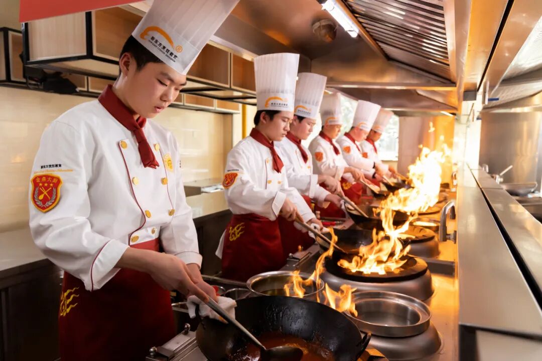 �����¶������ѧУ����׼���в�ʵ�ٿ�������