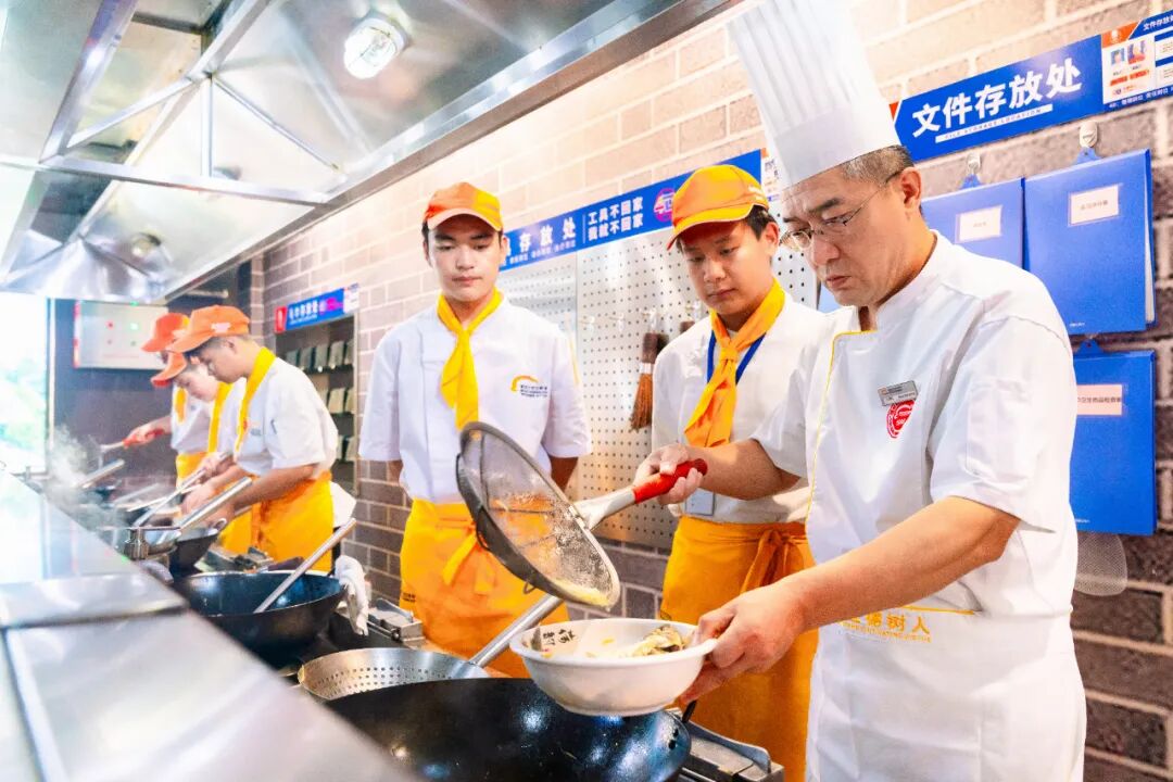 ����ϵ�ĸУح�������¶������ǲ�����ģ����ʵ�ϣ�����������