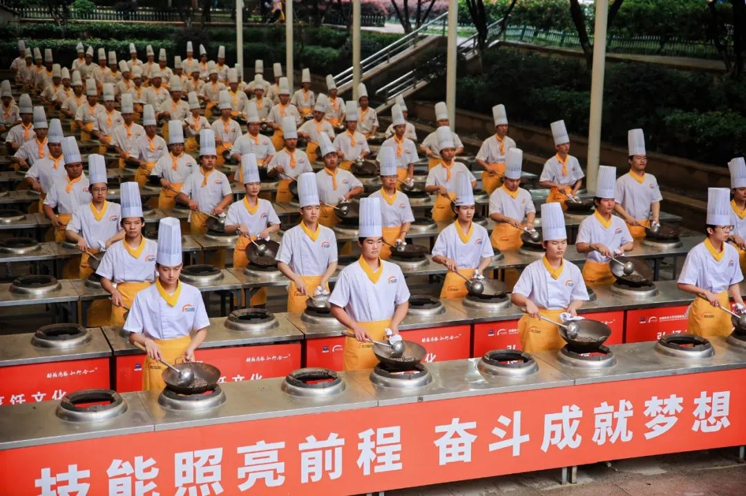 Ϊʲô��ô�����������¶���ѧ��ʦ��