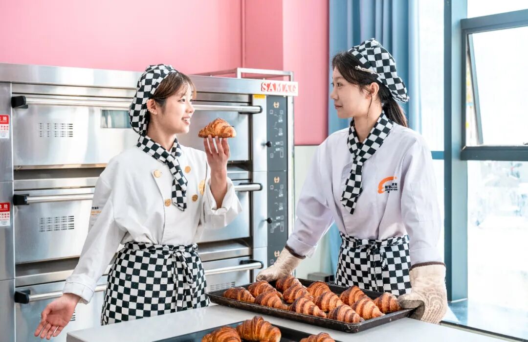 �ɳ�����ʱ���Ͽ�ʵ��ͼ����֤��Уѧ�ӵ�ÿһ��