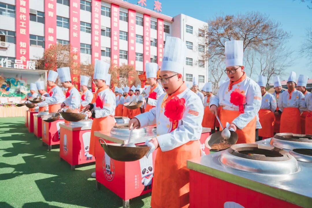 ��!�����¶���ͬѧ�����Ͼ���������������У԰��ĸ߹�ʱ�̡�