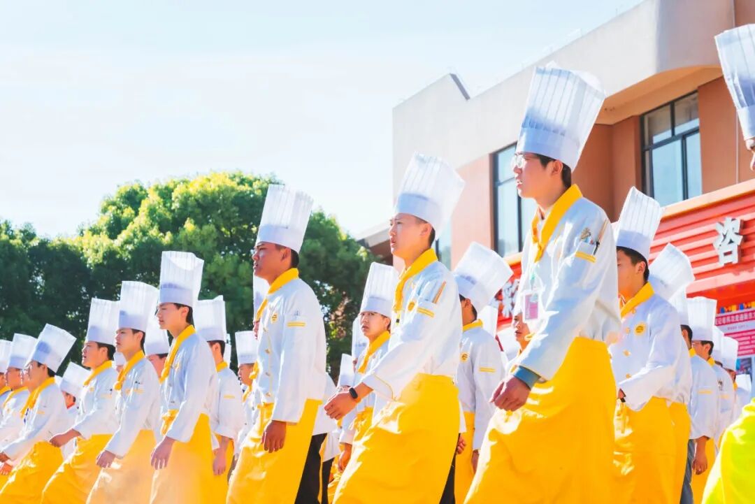 ѧ��ʦΪʲô���Ƽ�ȥ�Ƶ굱ѧͽ�����ǵ�ѧУϵͳ��ѧϰ��