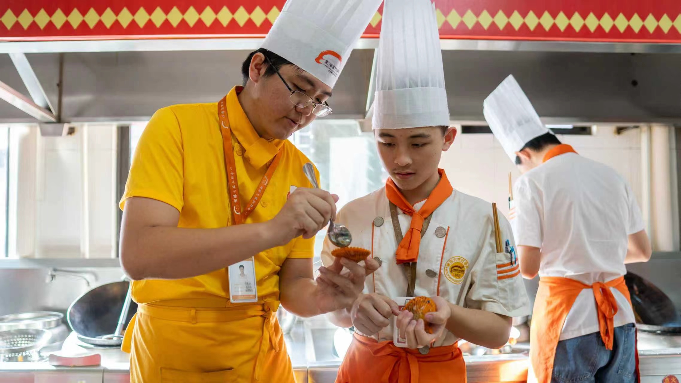 ѧ�����봴��ҵ��ǧ������ 6 �� ���ӡ����������ʹ���������Ե