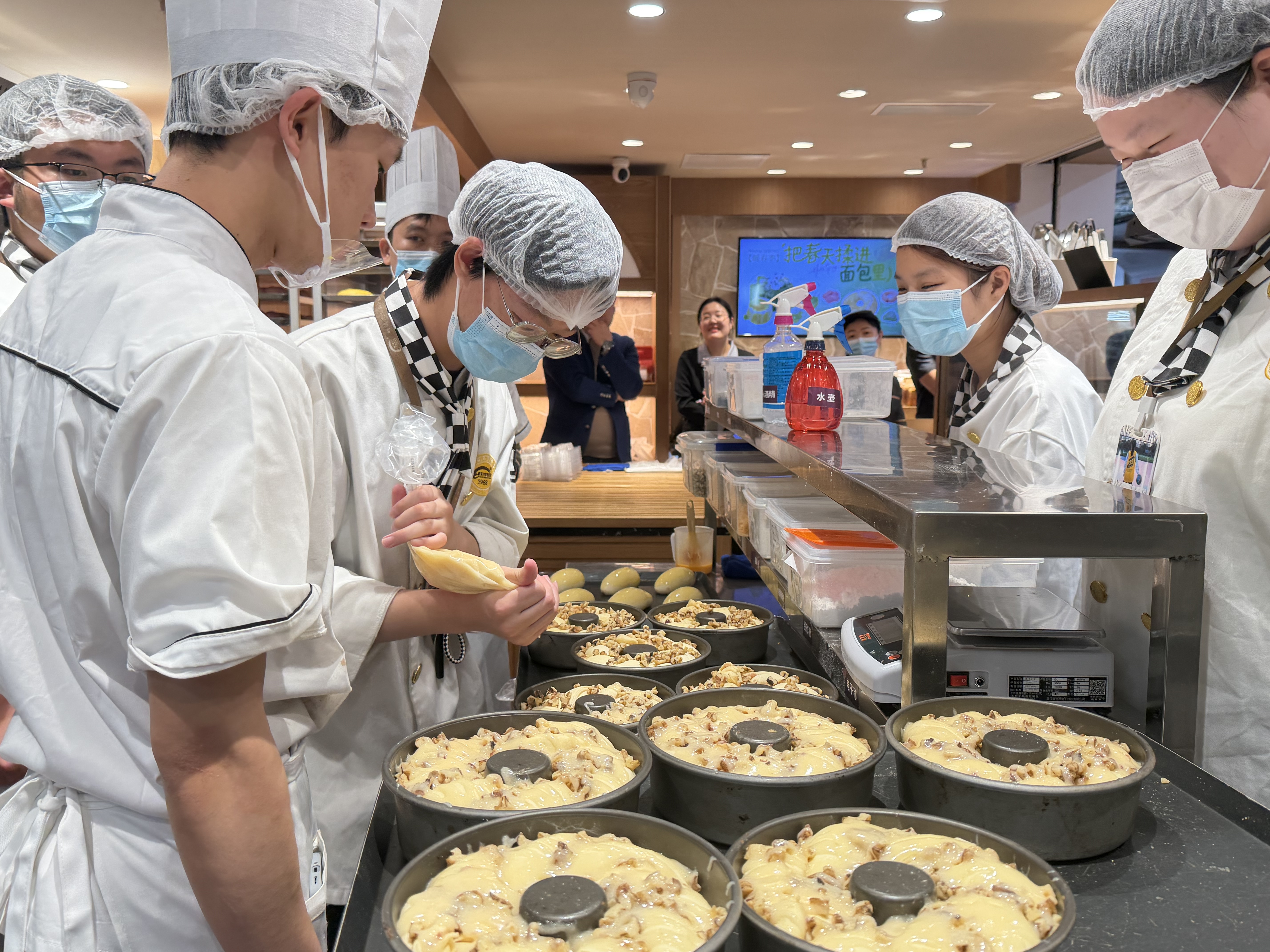 У��ͬ�ģ����������������¶�����ҵѧ���߽�����³ɭ������ְ��