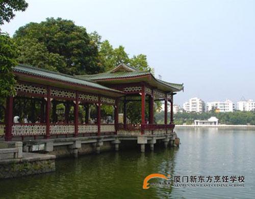 �����¶������ѧУ