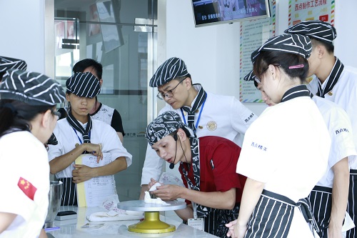 �����¶������ѧУ